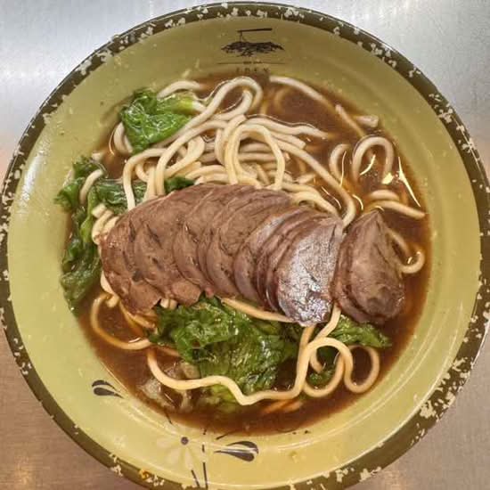 卤牛肉面 noodles with braised beef slice in soup